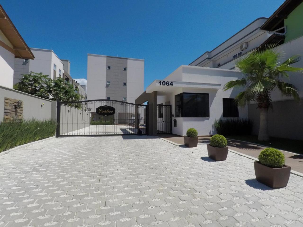 Edificio Varadero Bombinhas Exterior photo